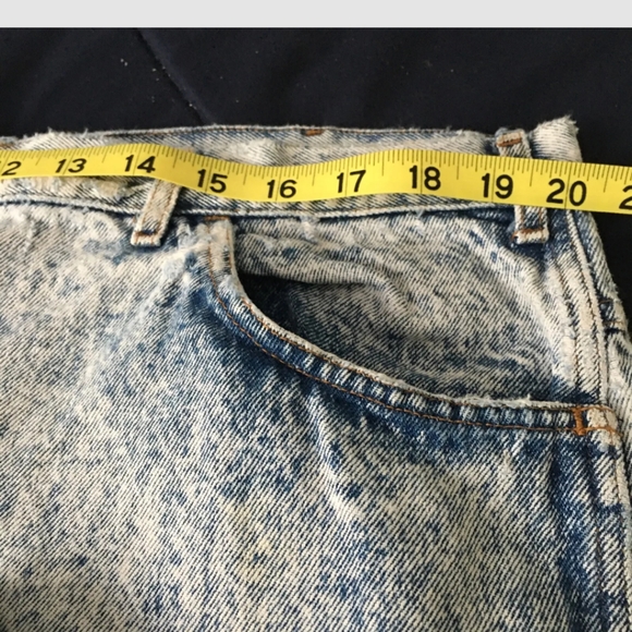 100% Cotton Bleached Destressed Unisex Jeans. feels as good as it looks.CDA - Picture 4 of 7